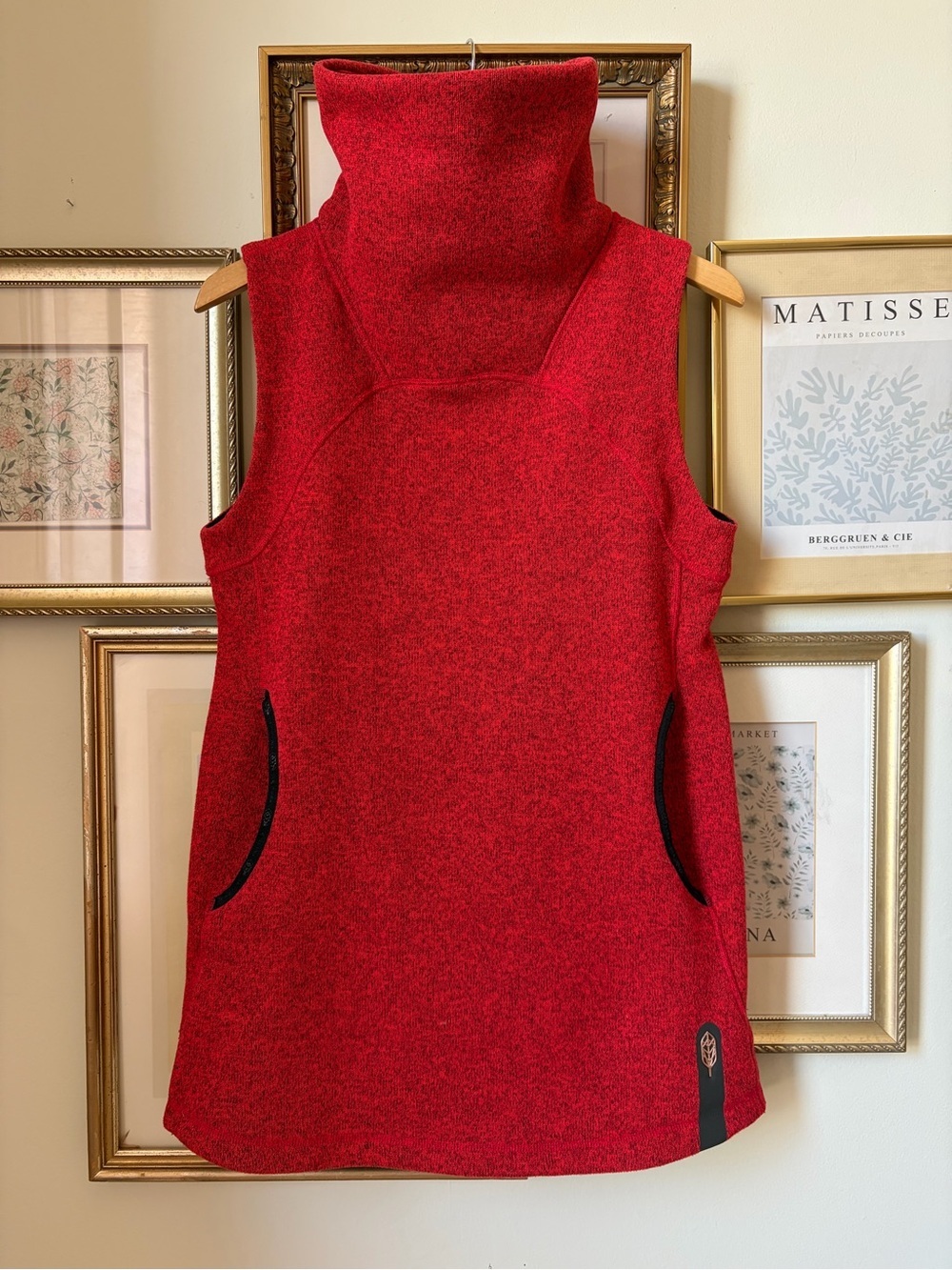 Indygena Fleece Vest Turtle Neck Bright Red Small
